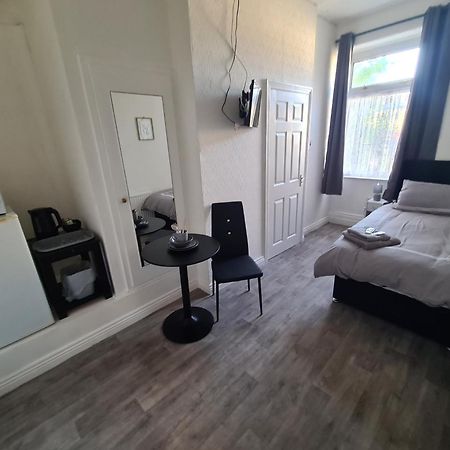 Tredegar Arms Budget Guesthouse For Walkers/Cyclists/Contractors/Traveler Merthyr Tydfil Dış mekan fotoğraf
