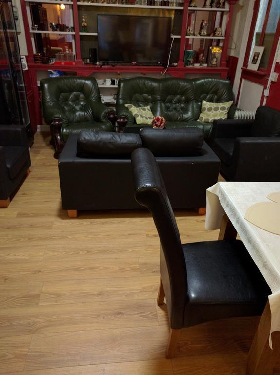 Tredegar Arms Budget Guesthouse For Walkers/Cyclists/Contractors/Traveler Merthyr Tydfil Dış mekan fotoğraf