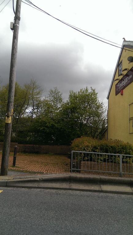 Tredegar Arms Budget Guesthouse For Walkers/Cyclists/Contractors/Traveler Merthyr Tydfil Dış mekan fotoğraf