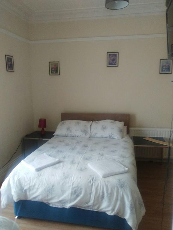 Tredegar Arms Budget Guesthouse For Walkers/Cyclists/Contractors/Traveler Merthyr Tydfil Dış mekan fotoğraf