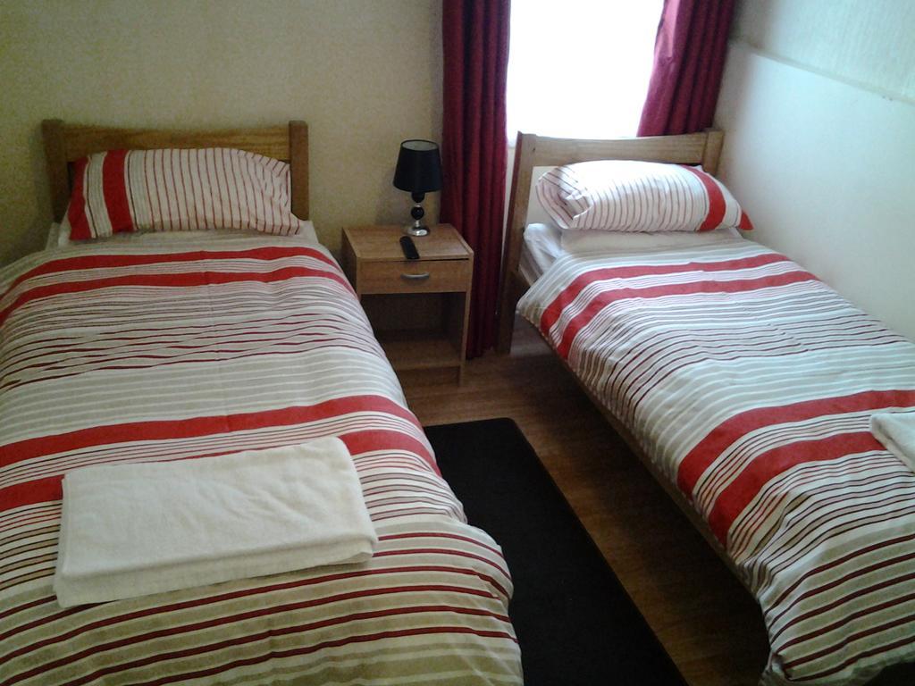 Tredegar Arms Budget Guesthouse For Walkers/Cyclists/Contractors/Traveler Merthyr Tydfil Dış mekan fotoğraf